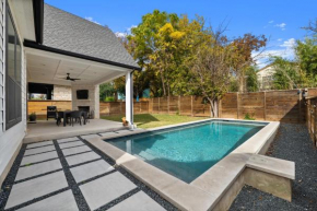 Zilker Farmhouse with Private Pool - Evie!